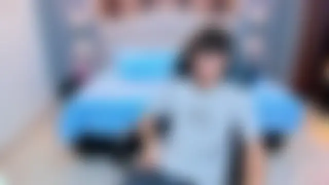 Tommy18__ লাইভ XXX চ্যাট