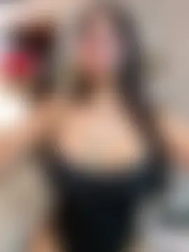 Bombshell_Rebbecca: διαδικτυακό σόου στην κάμερα