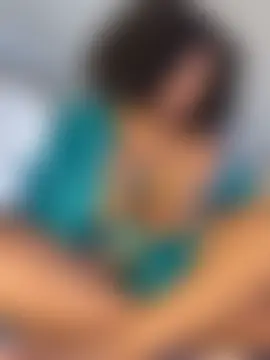 CurvyDesire1's Live Chat Room