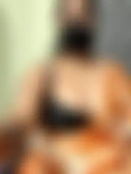 Pokazy przed kamerką – Poly_bhabi