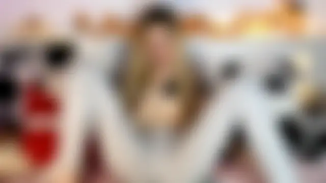 nicollewetpussy Adlı Modelin Canlı XXX Sohbeti