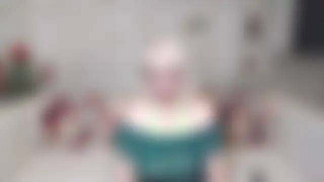 SquirtingMom 网络视讯表演