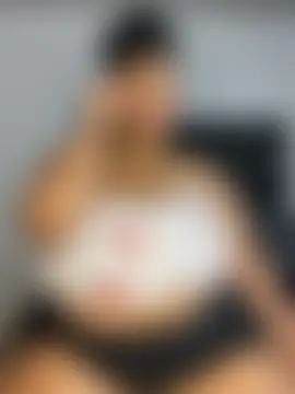 LunaCovenn Show in webcam