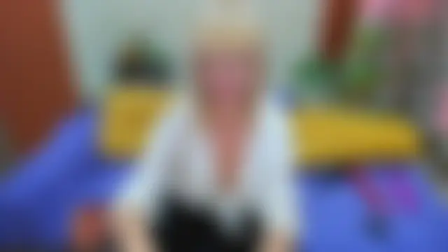 Pokazy przed kamerką – FlirtyMary