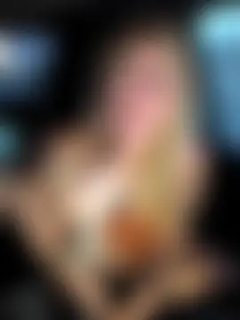 Pertunjukan Kamera Web SheIsSomething