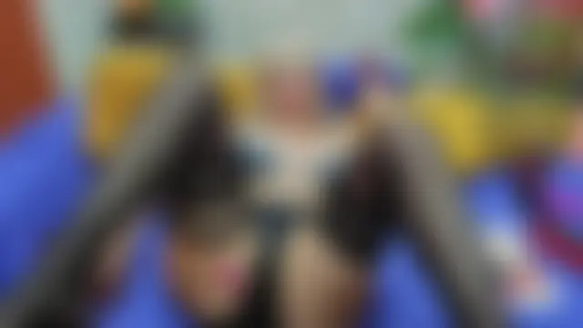 Pokazy przed kamerką – FlirtyMary