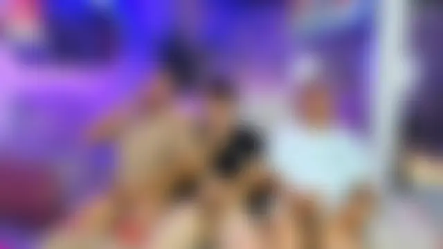 Houseofwarriosのウェブカメラショー