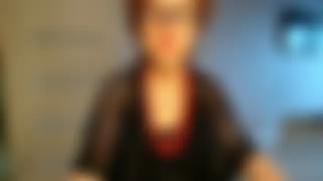 Pertunjukan Kamera Web LioraWeiss