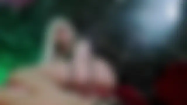 Seks show uživo modela crislingery_dolli na kameri