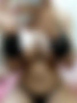 Quun_rosi Show in webcam