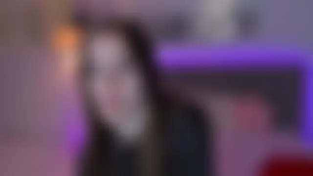 LuisaClover's Live Chat Room