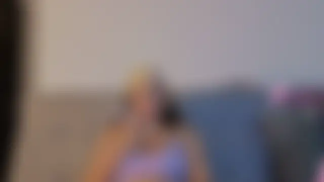 emilyrouxe's Live Chat Room