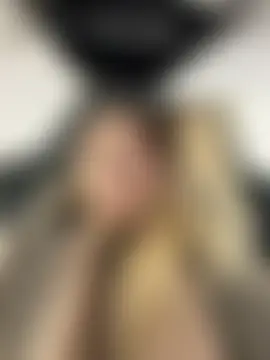 Risky_Mia69's Webcam Show