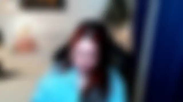 Hennessy_bunny Show in webcam