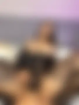 Celeste_Amber Show in webcam