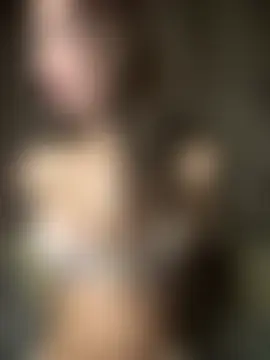 Pertunjukan Kamera Web _Molly-Mae_