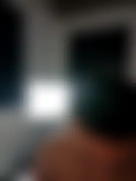 Simone_Miller: διαδικτυακό σόου στην κάμερα