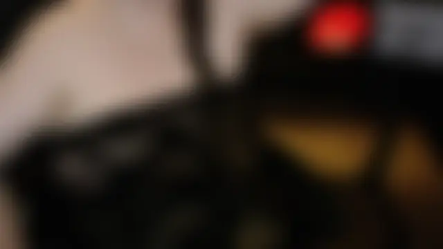 angecornuXO: διαδικτυακό σόου στην κάμερα