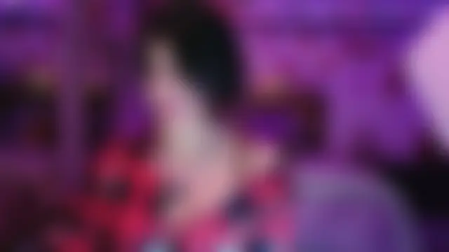 AzaharJaann Webbikameraesitys