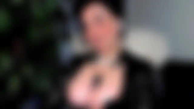 QueenOfUrKink Show Webcam