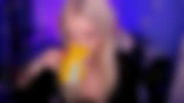 AnyaTaylor_: διαδικτυακό σόου στην κάμερα