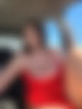 ellaxxstar: διαδικτυακό σόου στην κάμερα