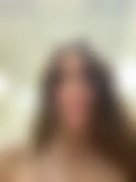 Tiny_Anny: διαδικτυακό σόου στην κάμερα