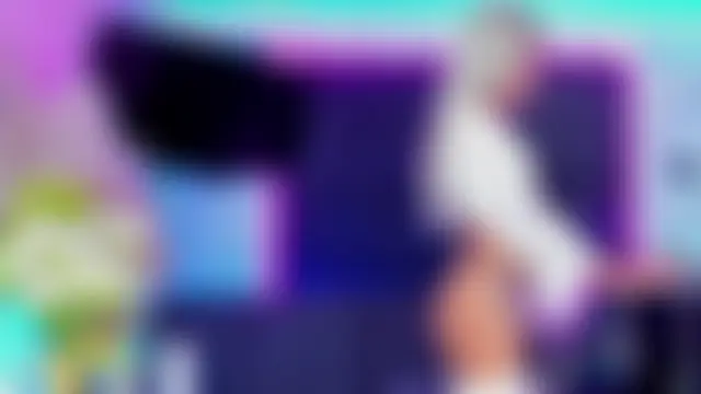 Queens_Wonders_Blonders: απευθείας σέξι σόου στην κάμερα