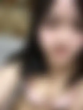 miaomiaou_: διαδικτυακό σόου στην κάμερα