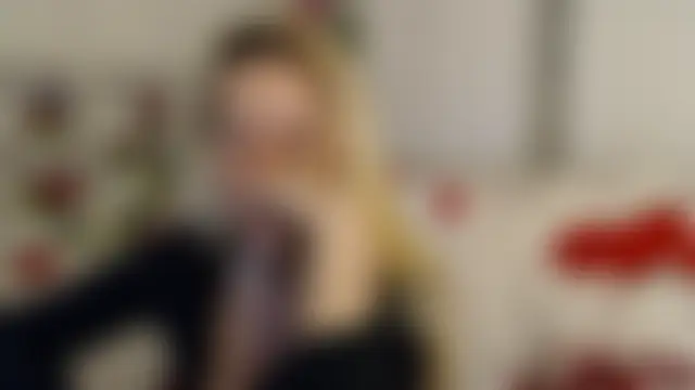 _karolynesyera_ élő XXX-chatje