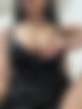 Thirsty_Malika élő XXX-chatje