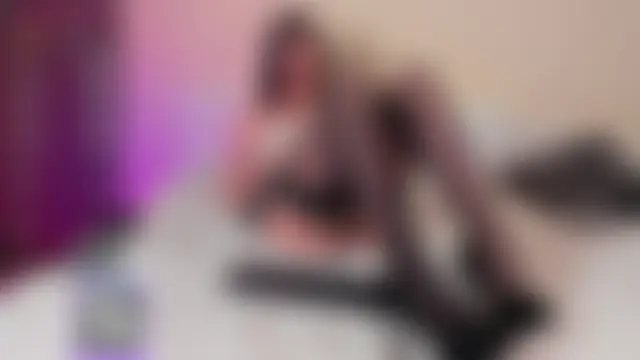 Ema_X_Love 即時 XXX 聊天