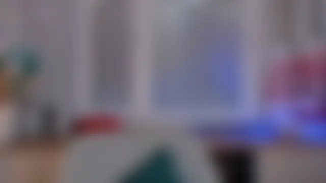 OssieCrews: διαδικτυακό σόου στην κάμερα