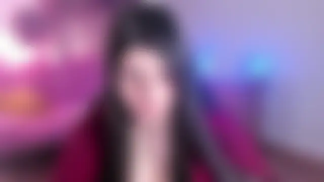 KisaModel: διαδικτυακό σόου στην κάμερα