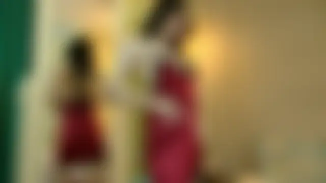 EllieWest Show in webcam