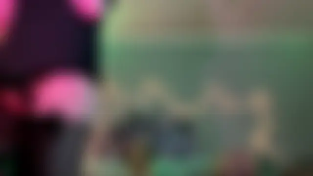 MoonRavelle élő szexkamerás műsora