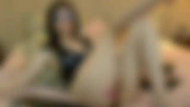 EllieWest Show in webcam