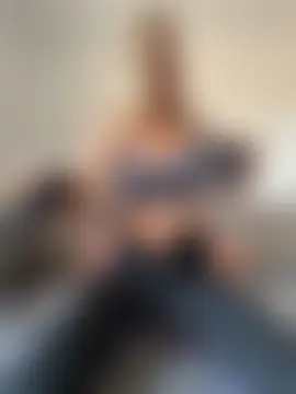 MaviePearl: вебкам-шоу