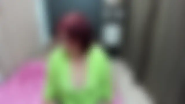 EllenHope: διαδικτυακό σόου στην κάμερα