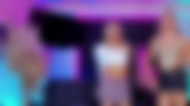 Queens_Wonders_Blonders' Webcam Show