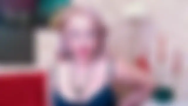 _Sara__Smith_ Show in webcam