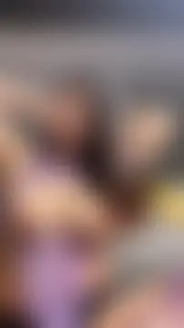 mo-mo-69 Live XXX-chat