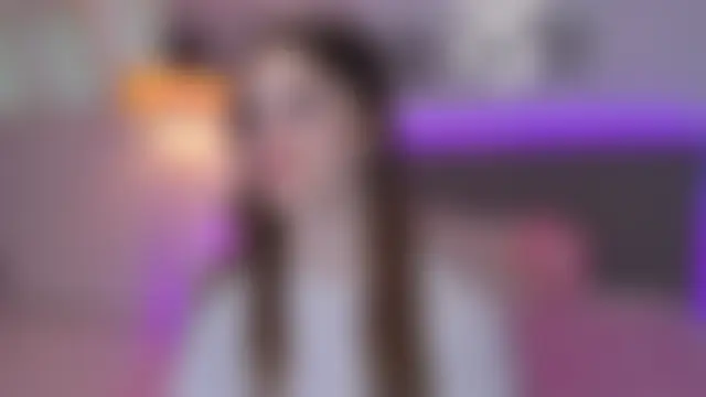 LuisaClover's Live Chat Room