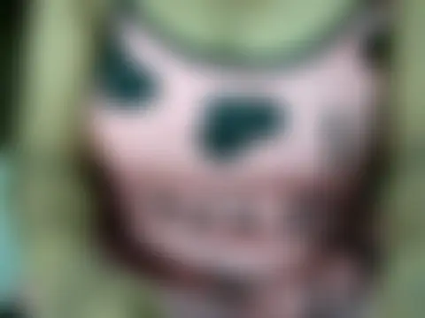 Pertunjukan Kamera Web MALLU_WAVES