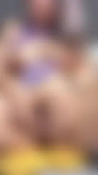 mo-mo-69のライブXXXチャット