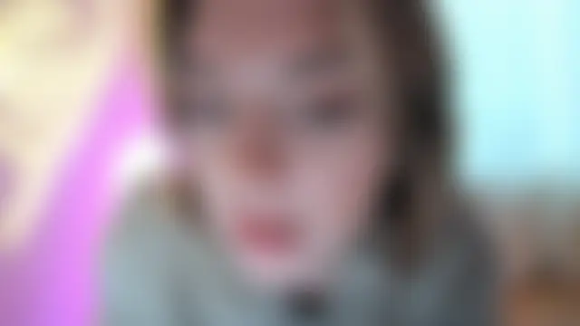 BrightDani élő chatszobája