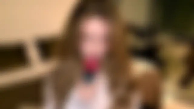 Pokazy przed kamerką – RozzitaBedberry