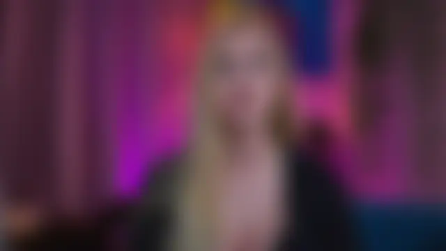 ElyssawetXX: διαδικτυακό σόου στην κάμερα