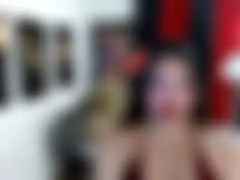 TSbrianaHugeCock 在線直播表演