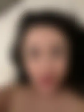 MissOliviaRose: διαδικτυακό σόου στην κάμερα